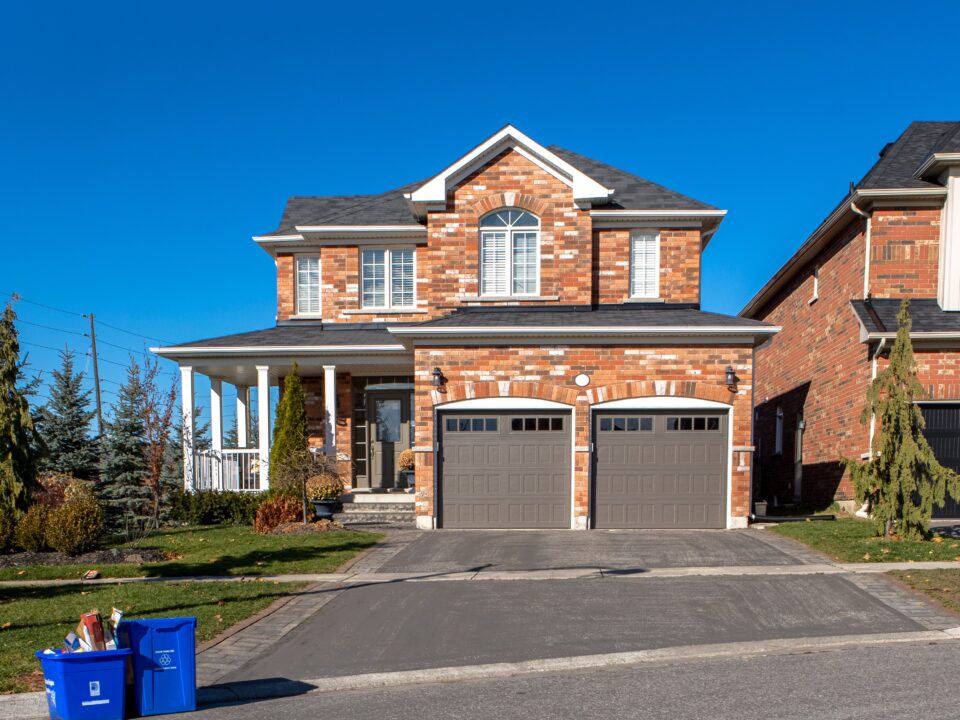 A Complete Guide About Frequent Garage Door Problems