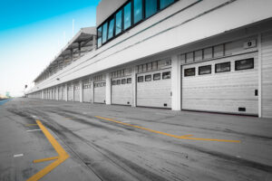 5 Signs That You Need a New Garage Door for Your Business