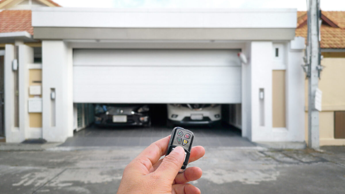 Essential Garage Door Safety Tips: garage door remote